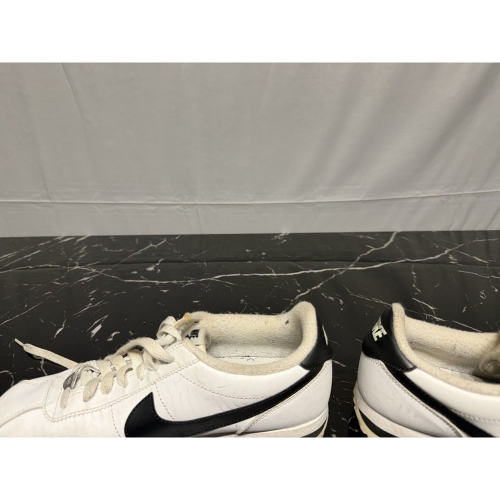 Nike Cortez Men Size 9.5 Basic Leather White Black / Sneakers 819719-100 - Picture 5 of 7